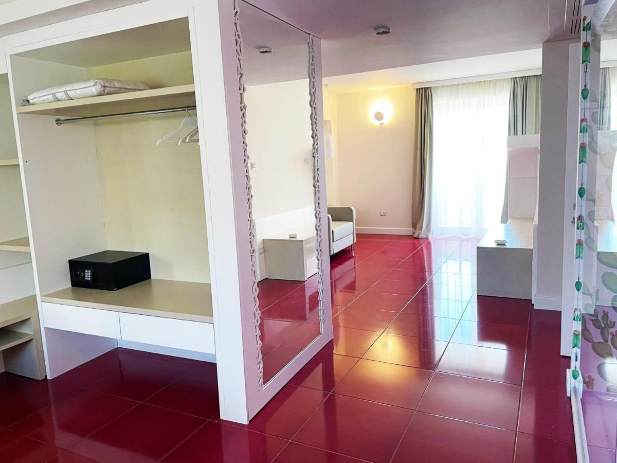 Suite Hotel L'Oasi Di Riaci (Adults Only) Santa Domenica  Buitenkant foto